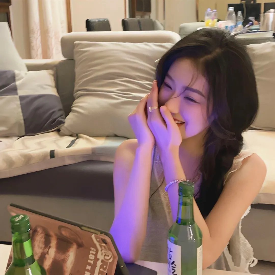在不白不黑的世界里，熊猫笑了
